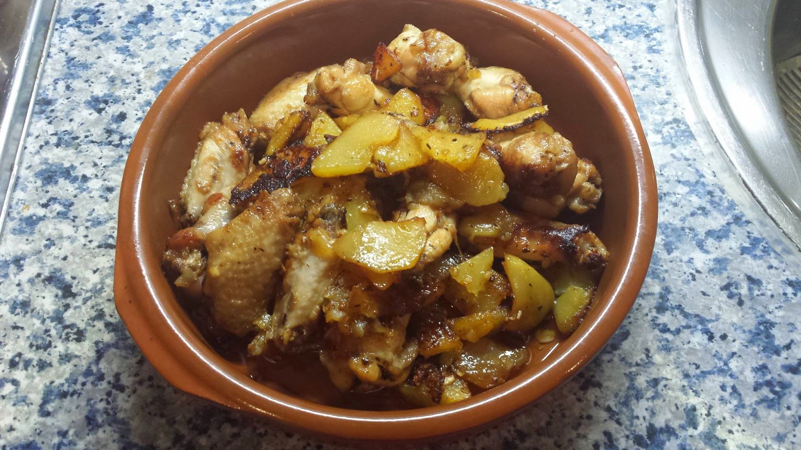 ALITAS DE POLLO AL AJILLO CON PATATAS por Ana Rosa Román ~ Recetas Cookeo
